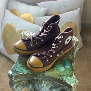 Chuck Taylor’s..all ⭐️ stars   ..leather....